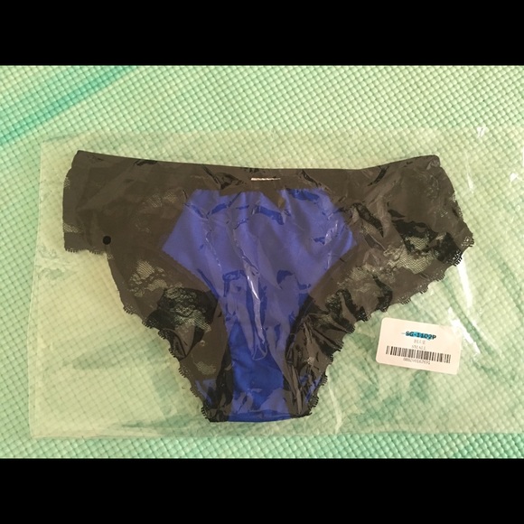 *Brand new* Blue lace SEXY panty - Picture 4 of 4