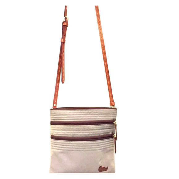 DOONEY & BOURKE gray cross body bag!