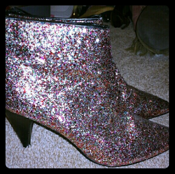 Groovy heels