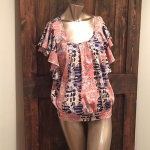 VERY CUTE AND FLOWY BLOUSE