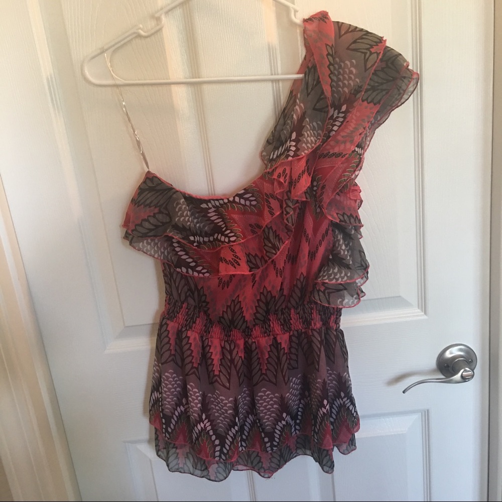 Flowy one shoulder patterned top
