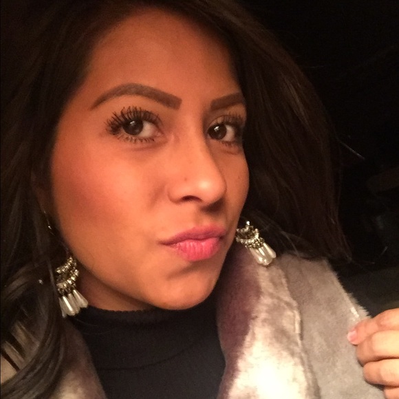 Meet your Posher, Elizabeth - Picture 1 of 1