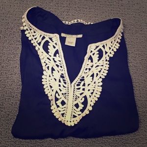 Arden B Top w/Beautiful Detail & Flattering Fit L