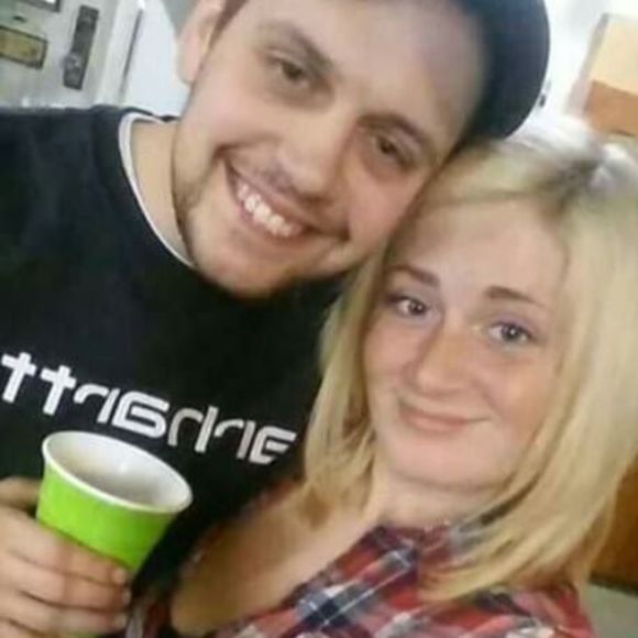 Meet your Posher, Carly - Picture 2 of 2