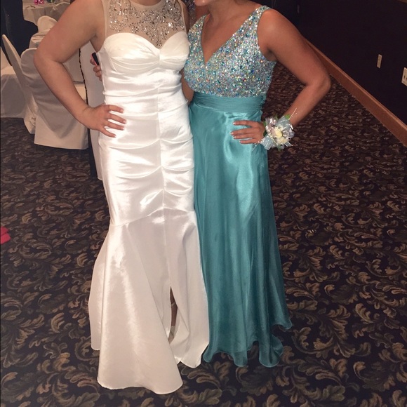 Prom dress!!! - Picture 2 of 3