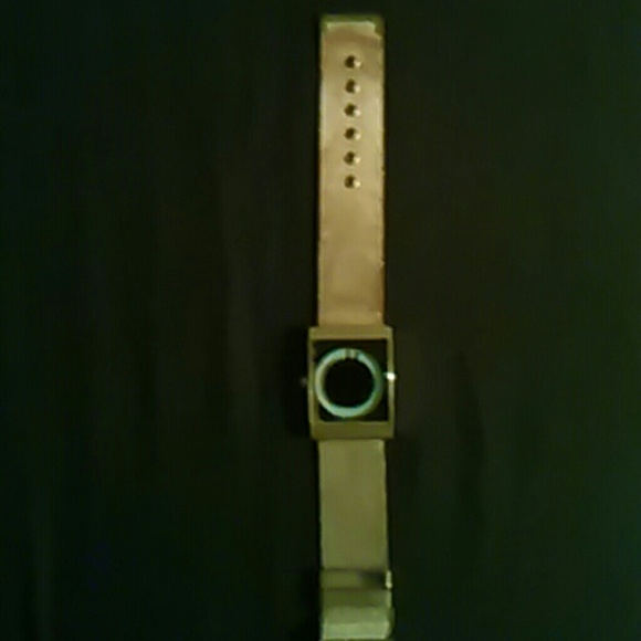 Watch - Picture 1 of 1