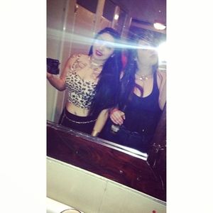 Meet your Posher, Desiray