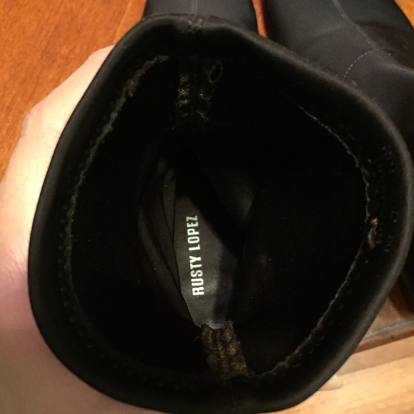 ❗️Final Sale❗️Stylish Rusty Lopez boots - Picture 3 of 4