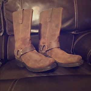 Men's/Women's Durango boots size 9