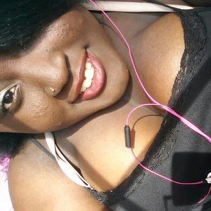 Meet your Posher, Reshelle