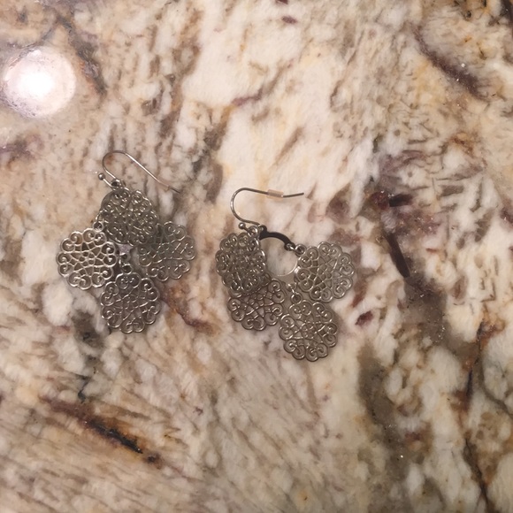 cute earrings!!