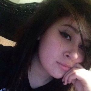 Meet your Posher, Clarissa