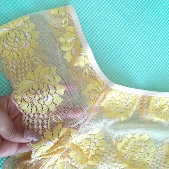 Yellow and nude rose lace boy short lingerie - Picture 1 of 2