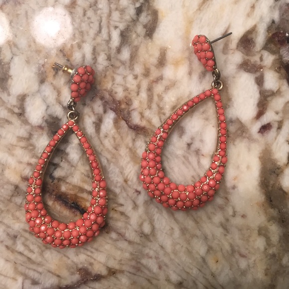 cute earrings!!