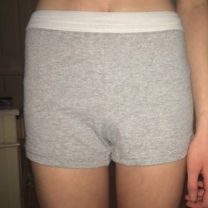 gray soffe shorts / size youth large