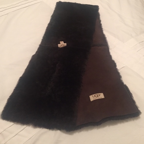 Ugg scarf