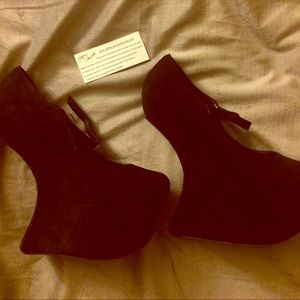 Jeffery Campbell Nightwalks