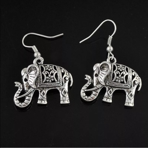 Jewelry - Very Cute Silver Elephant Earrings