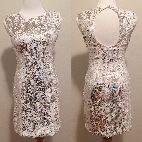 Arden B Dresses & Skirts - 💕VALENTINES DRESS💕Sz.M Beautiful white dress...