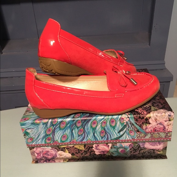 Coral  loafers, man made never worn