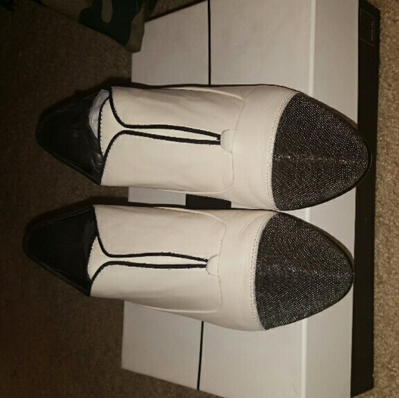 ****SOLD**** Dolce vita white sz 7.5