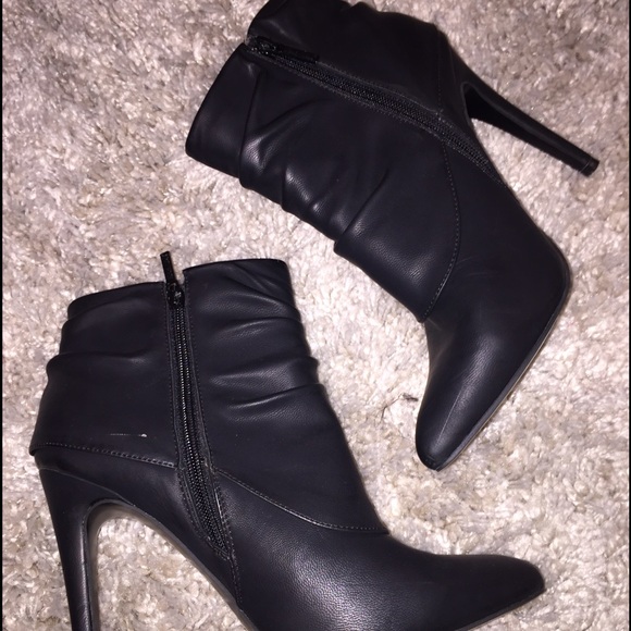 Leather Stiletto-toe Booties
