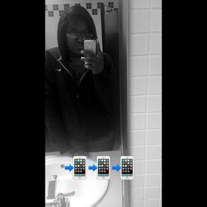 Meet your Posher, Akia