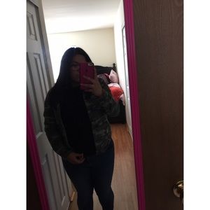 Meet your Posher, Carly