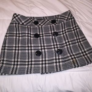 Express black and white skirt.  Perfect condition