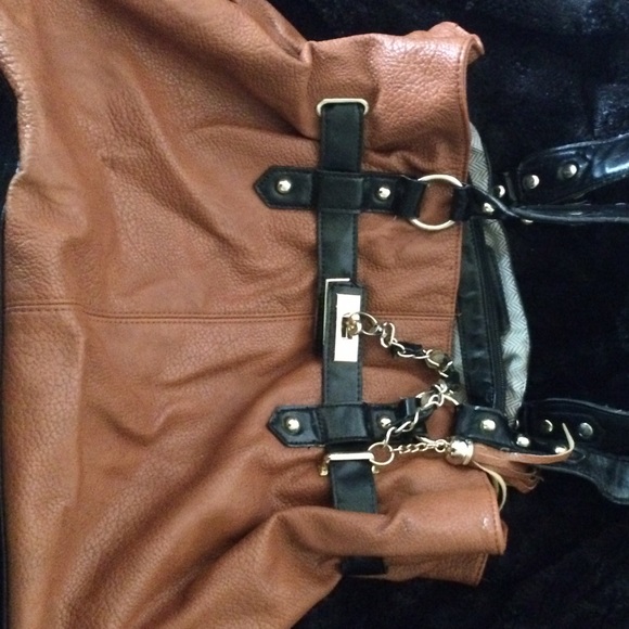 Purse - Picture 2 of 3