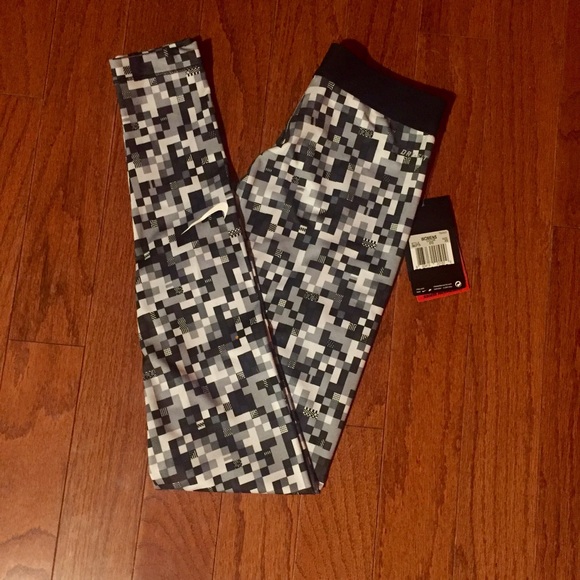 NIKE PRO LEGGINGS