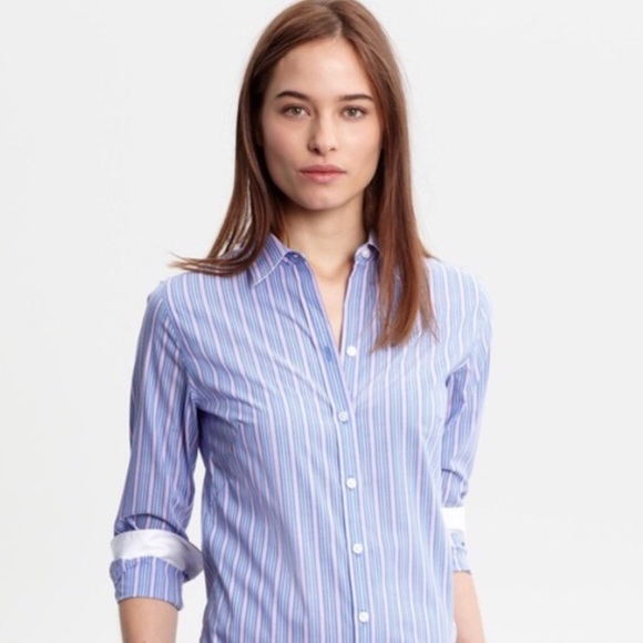 Banana Republic Lara Blue Fitted Button Down in 6P