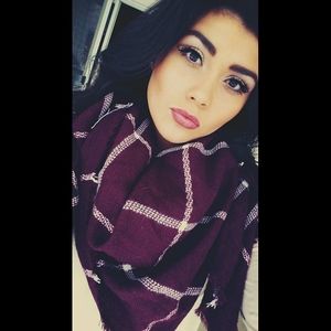 Meet your Posher, Cecilia