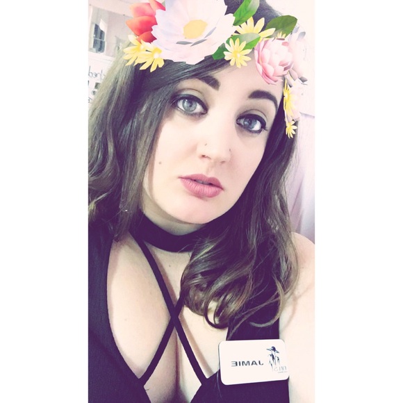 Meet your posher!!! - Picture 5 of 8