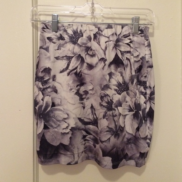 Lucca Couture grey floral bodycon skirt XS