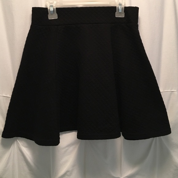 H&M Black Quilted Skirt