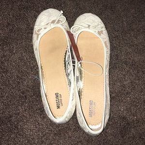 White lace flats