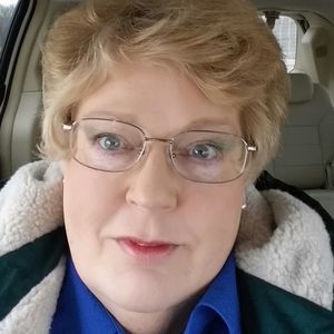 Meet your Posher, Claire