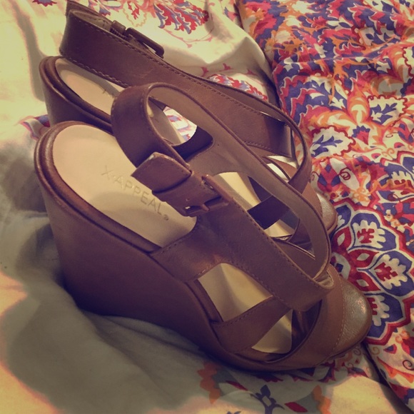 Brown wedges 😝