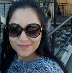 Meet your Posher, Daniela