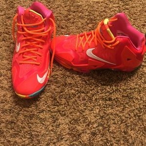 Nike *fruity pebbles*