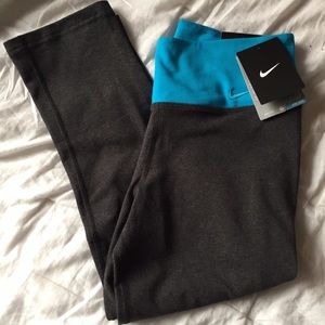 (New) Nike cotton cropped leggings