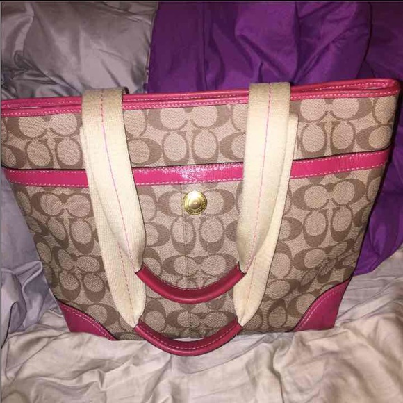 *SOLD* Coach Heritage Tote - Picture 2 of 4