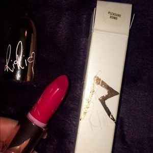 Pleasure bomb•MAC•