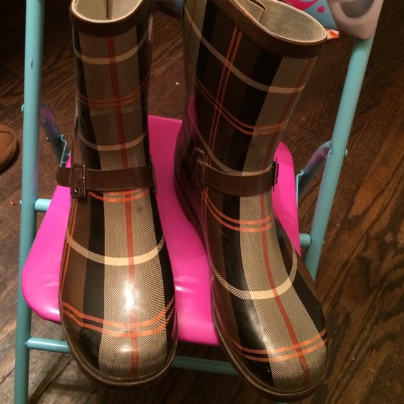 Plaid rain boots