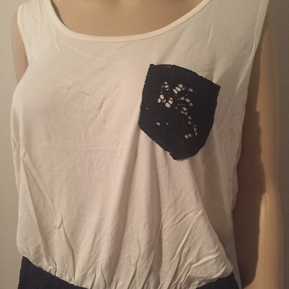 LAST ONE💥GARDENIA black& white romper - Picture 5 of 7