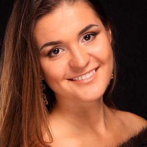 Meet your Posher, Anya