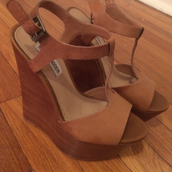 Tan Steve Madden wedges