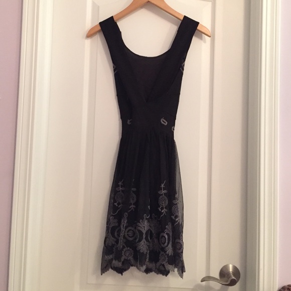 Stunning LF Stores Millau Embellished Dress - Picture 2 of 4