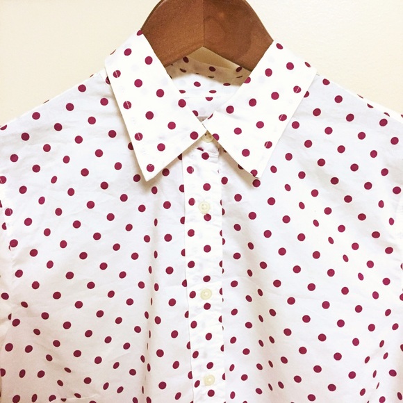 ⭐️💖BRAND NEW Women's Dotted Button Down Shirt💖⭐️